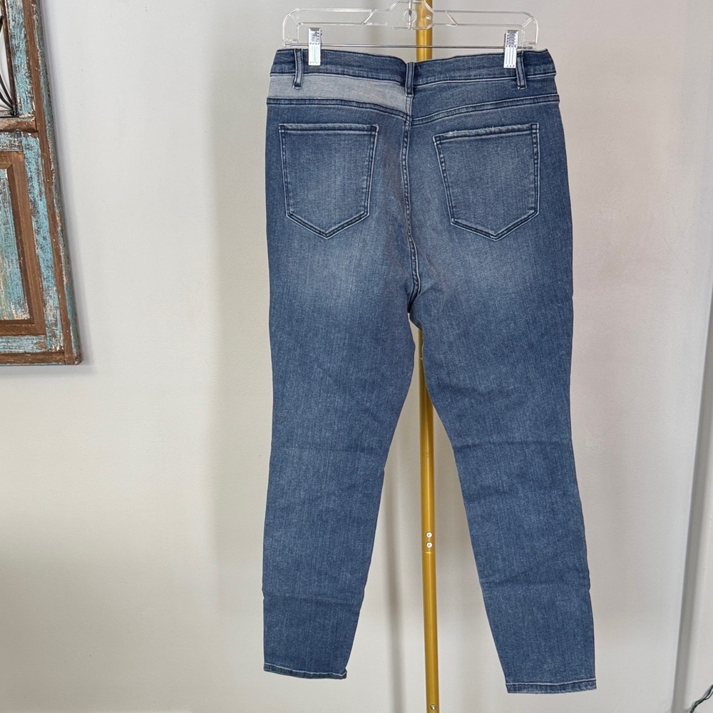 Soho Women's denim two tone ultimate stretch Ankle Jeans NWT 14 - Picture 8 of 14